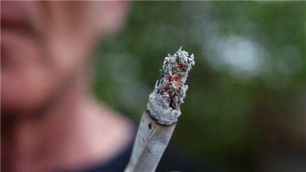 Cannabis-Gesetz unterschrieben: Freigabe am 1. April Das Cannabis-Gesetz der Ampel-Koalition kann wie vorgesehen am 1. April in Kraft treten.