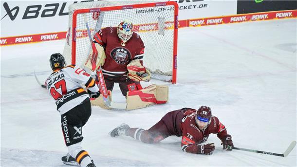 Das deutsche Eishockey-Nationalteam war zum Auftakt des Deutschland Cups gegen Lettland klar besser