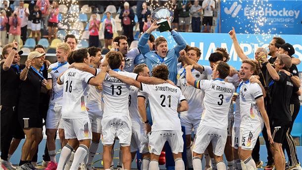 Jubel im Hockey-Park - Neunter EM-Titel für Deutschland Das deutsche Hockey-Team feiert den insgesamt neunten EM-Titel.