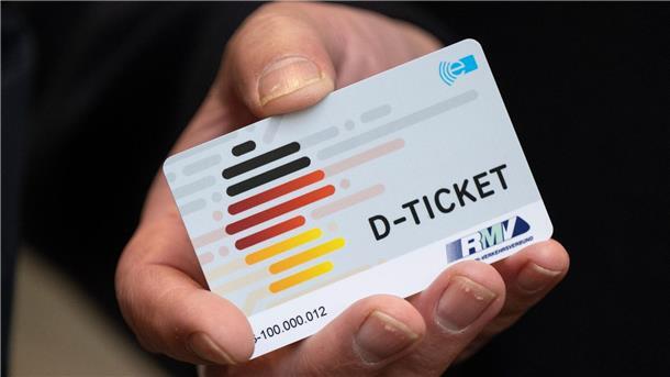 NRW will Zuschuss zum Deutschlandticket festschreiben Das Deutschlandticket im Nah- und Regionalverkehr wird bald ein Jahr alt. Mehr als 11 Millionen Tickets wurden bisher verkauft.