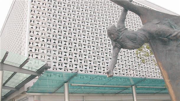 Blutet die Fußgängerzone aus? Diese Fachgeschäfte gab es früher in der „Bürger“ Das ehemalige Horten-Haus: Jahrzehntelang prägte die typische Horten-Wabenfassade die südliche Innenstadt.