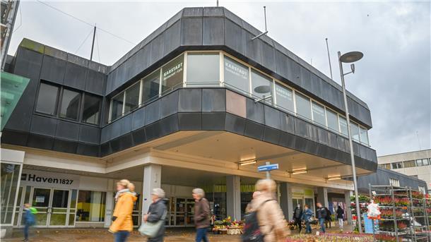 Bremerhavener Innenstadt: Ein weiterer Investor steht bereit Das ehemalige Karstadt-Gebäude wird abgerissen. Im kommenden Jahr sollen die Arbeiten dazu beginnen.
