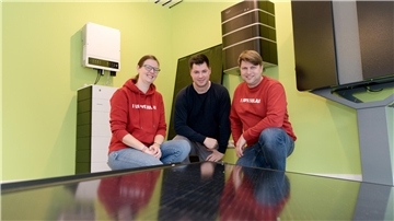 Das Enerix-Photovoltaik-Team (von links): Frauke Jokiel, Tobias Wentzel und Mario Schmidt. Foto: Ralf Masorat