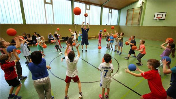 Das Engagement der Eisbären in den Grundschulen macht sich bezahlt. Der Verein konnte seine Mitgliederzahl erneut deutlich steigern. 
