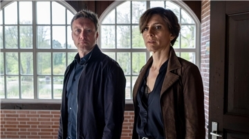 Das Ermittlerduo Judith Mohn  (Christina Hecke) und Freddy Breyer (Robin Sondermann) will einen alten Fall lösen. 