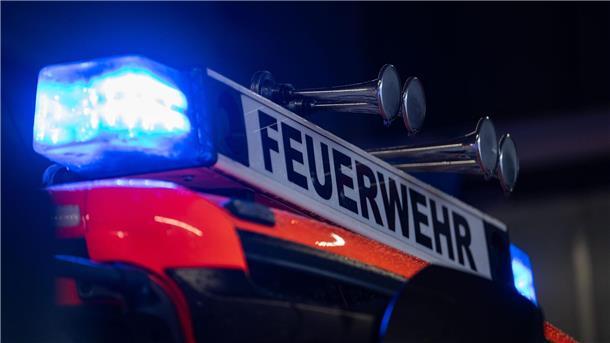 Das Feuer brach im vierten Stock eines Hochhauses aus. (Symbolbild)