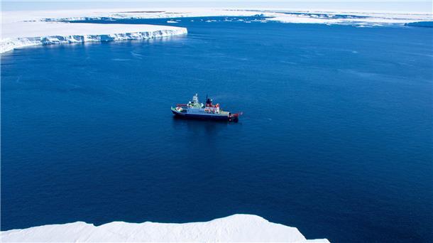 Forschungsschiff „Polarstern“ legt zum ersten Mal in Hobart ab Polarstern in Ostantarktis