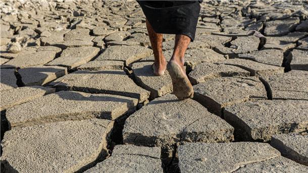 Alltag ohne Wasser: Blick in austrocknende Weltregionen Das Gebiet um den Euphrat gilt als Wiege der Zivilisation - und vertrocknet.