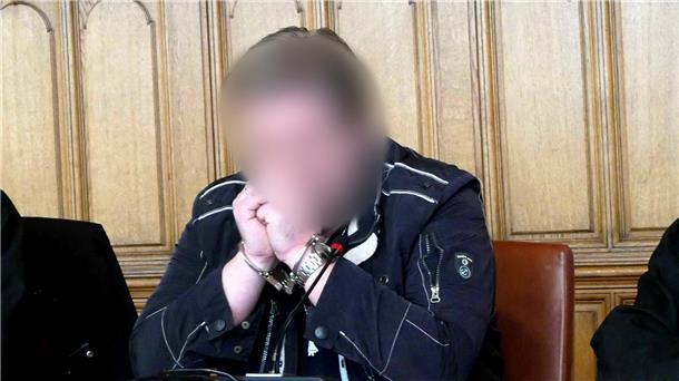 Der Ehemann von Ekaterina B. sitzt auf der Anklagebank.