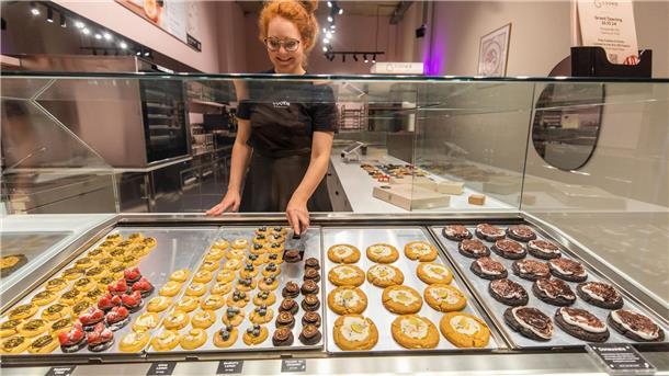 Staubtrockene Kekse waren gestern: Belegte Cookies im Trend Das Geschäft in der Stuttgarter Innenstadt eröffnete am Samstag.