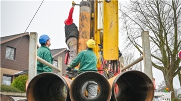Das Grundwasser in der Flettnerstraße wird per Brunnenbohrung untersucht.