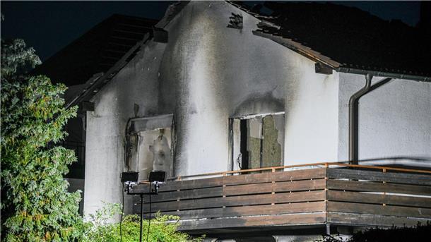 Das Haus brannte aus. 