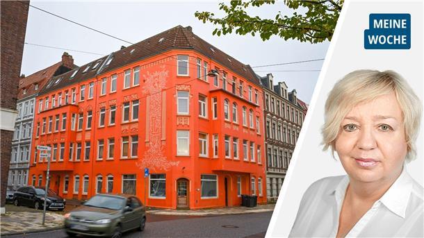 Das Haus Körner-/Kistnerstraße leuchtet seit etwa zehn Jahren in Orange.