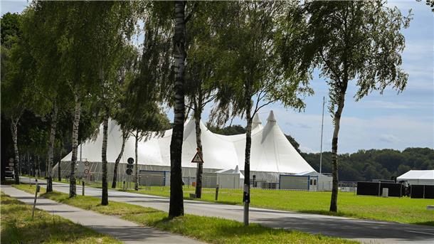 Seltener Anblick beim Hurricane: So sieht das Festival-Gelände ohne Partyvolk aus Das Hurricane 2024 steht kurz bevor: Der Aufbau läuft.