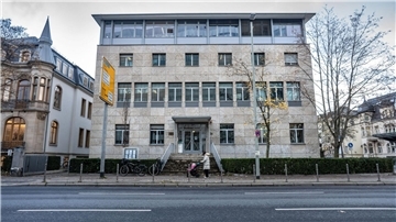 Das IfS gilt als Wiege der „Frankfurter Schule“, die kritische linke Theorie, die in den 1960er-Jahren die Studentenbewegung stark beeinflusste.