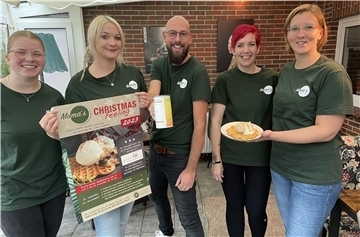 Das ist das Team von Mama's Allee Café: Maja Reents, Isabelle Kück, Martijn Snijder, Svenja Heimann und Malin Stoldt. Sie alle stehen in den Startlöchern für das nächste "Mama's Christmas Feeling".