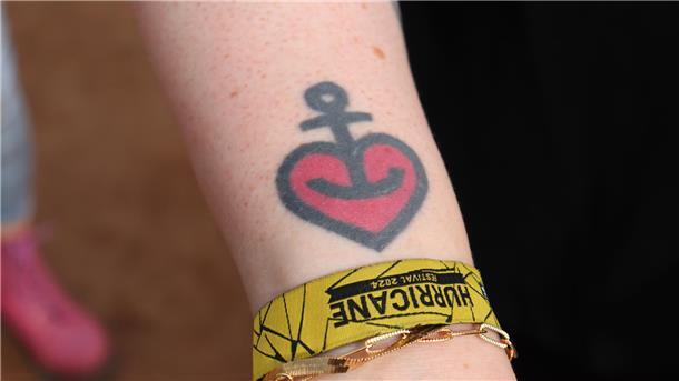 Das geht unter die Haut: Die wildesten Tattoos auf dem Hurricane Das ist Liebe zu einem ganz bestimmten Getränk. Solange es gut schmeckt.