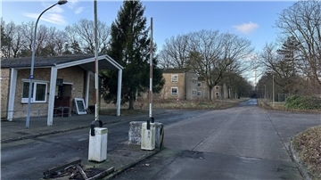 Reaktivierung wird geprüft: Kehrt die Bundeswehr in die Altenwalder Kaserne zurück? Der Eingangsbereich der Kaserne.