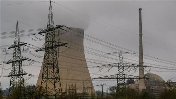 Atomausstieg: Ist Deutschland von Strom-Importen abhängig? Das Kernkraftwerk Isar 2 am Tag nach der Abschaltung.
