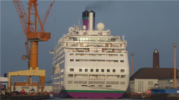 Das Kreuzfahrtschiff „Ambience“ tritt seine nächste Reise verspätet an