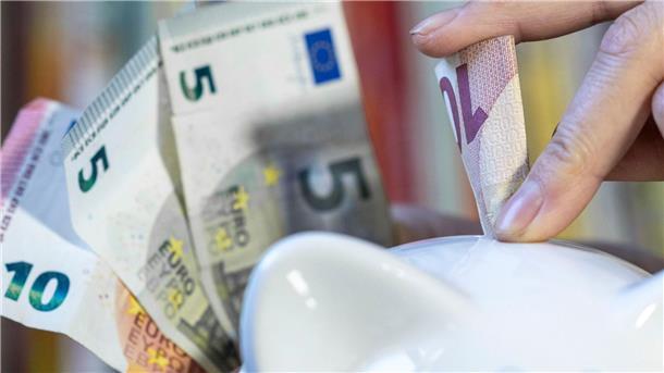 Das Land Bremen muss Hunderte Millionen Euro sparen. (Symbolbild)