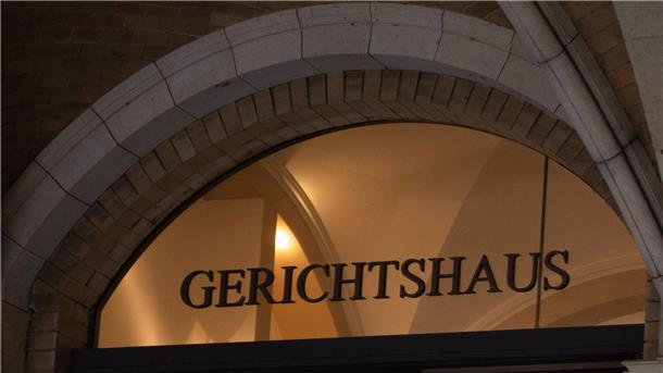 Totschlagsprozess beginnt: Opfer starb durch Gewalt gegen Kopf und Hals Gerichtshaus