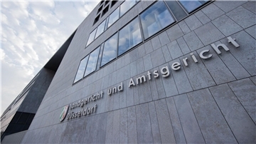 Das Landgericht Düsseldorf hat einen Clan-Chef zu einer Gefängnisstrafe verurteilt.