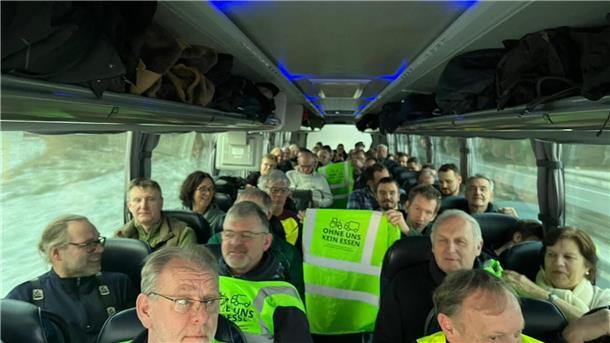 Bauernproteste: So unterstützen die Landwirte aus unserer Region die Großdemo Das Landvolk Wesermünde ist auf dem Weg nach Berlin.