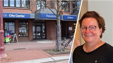 Das Reisebüro Ahlers ist am Marktplatz 1 in Nordenham zu finden. Das Foto zeigt das Gebäude und die Büroleiterin Elke Bruns. 