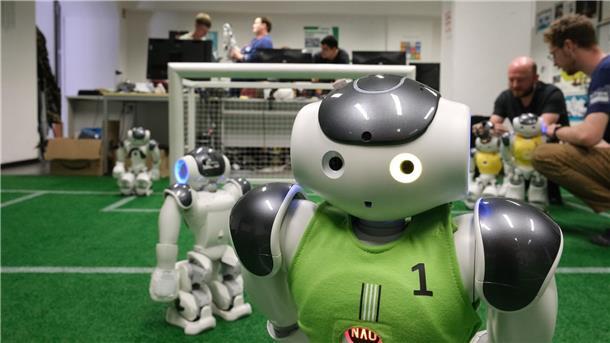 Roboterfußball-WM in Eindhoven - Deutsche Titelchancen gut Das letzte Mal wurde die HTWK im Jahr 2018 in Montreal Weltmeister.