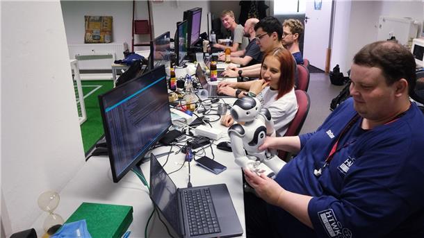 Roboterfußball-WM in Eindhoven - Deutsche Titelchancen gut Das letzte Mal wurde die HTWK im Jahr 2018 in Montreal Weltmeister.