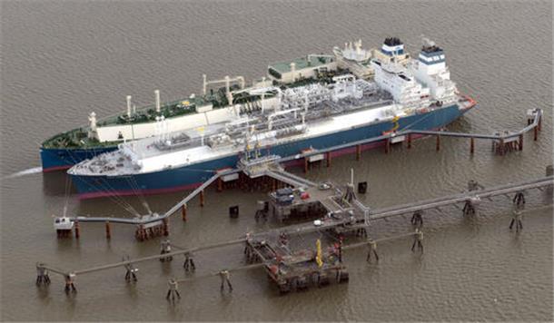 Gewaltige Schiffe sorgen in Wilhelmshaven für Alternative zum Russen-Gas Das LNG-Terminal bei Wilhelmshaven ist das erste überhaupt in Deutschland.