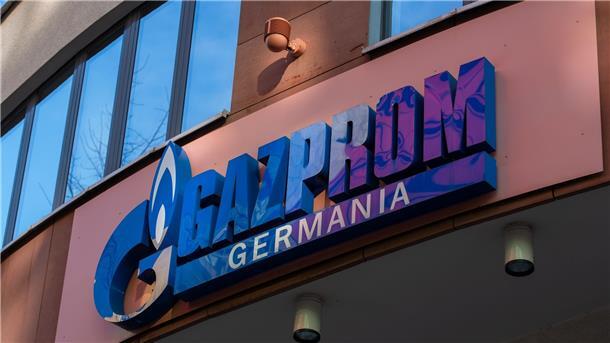 Bundesregierung verstaatlicht frühere Gazprom-Tochter Das Logo von Gazprom Germania GmbH, ehemaliges Tochterunternehmen der Gazprom Export des russischen Gasversorgers Gazprom, in Berlin.