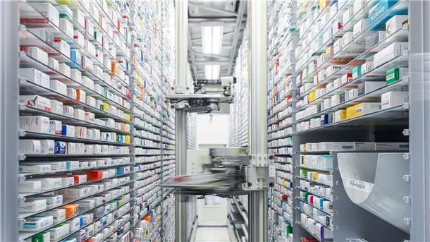 Medikamentenmangel: Hilferuf der Kinderärzte Das Medikamentenlager einer Apotheke.