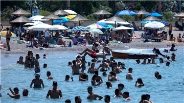 Das Meer vor Athens Vorort Glyfada verspricht ein wenig Abkühlung.