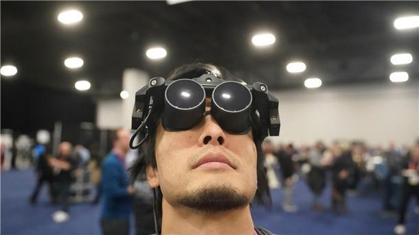 Branchenverband: Ende der Chipkrise in Sicht Das Megane X von Shiftall ist ein ultraleichtes und ultrakompaktes VR-Headset, das mit SteamVR kompatibel ist. Die CES in Las Vegas ist eine der größten Technologiemessen der Welt. Hier werden Innovationen präsentiert und gefeiert, die dann das ganze Jahr über für Gesprächsstoff sorgen.