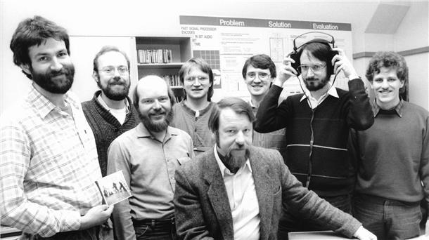 30 Jahre MP3 – Die Musikwelt war danach keine Scheibe mehr Das MP3-Team aus Erlangen (1987).