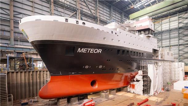 Die "Meteor" wird im Baudock der Meyer Werft gebaut.