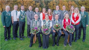 Das neuen Majestäten des Schützenkreises Bremervörde kamen am Ende der Kreisdelegiertentagung zum gemeinsamen Foto zusammen. 