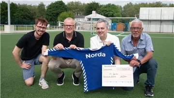Spendenübergabe beim FC Sparta