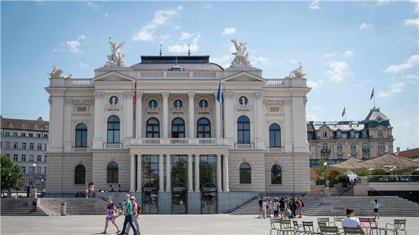 Das Opernhaus Zürich liegt in einer Kritikerumfrage vorn. (Archivbild)