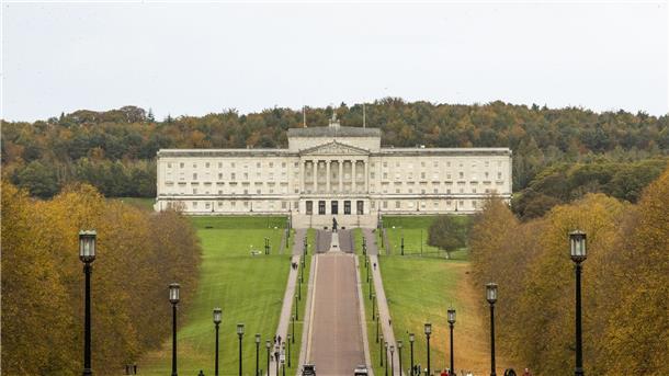 Politisches Patt erzwingt Neuwahl in Nordirland Das Parlamentsgebäude in Stormont.