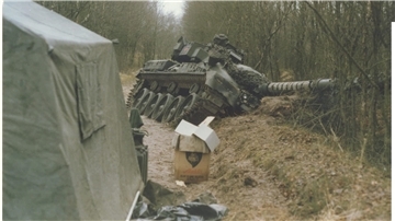 Ein britischer Chieftain steckt im Dezember 1984 im Stellingsmoor fest.