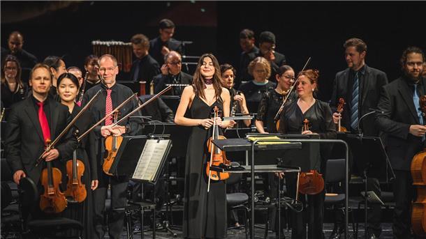 Konflikt entschärft zwischen Orchester und Leitung des Stadttheaters Bremerhaven Das Philharmonische Orchester, hier beim Neujahrskonzert, und die Theaterleitung führen wieder Gespräche.