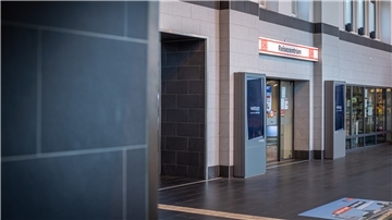 Das Reisezentrum der Deutschen Bahn im Bahnhof von Bremerhaven soll eine neue Verwendung finden. Aktuell wird ein neuer Mieter gesucht.