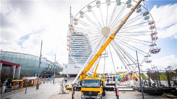 Bremerhaven bekommt wieder ein Riesenrad Das Riesenrad wird am Neuen Hafen wieder neben dem "Lloyd’s" aufgebaut.