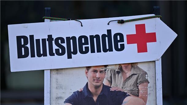 Blutspendedienste besorgt wegen sinkender Spendebereitschaft Das Rote Kreuz spricht angesichts der zurückgehenden Spendenbereitschaft bereits von einem „Notstand“.