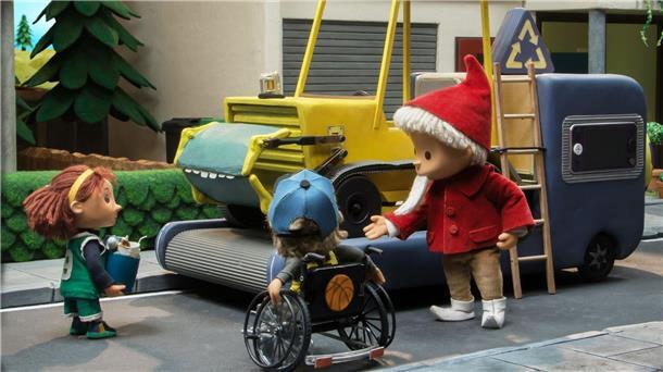 Grimme-Preise für Böhmermann und das Sandmännchen Das Sandmännchen mit den Kindern vor dem Recycling-Fahrzeug.