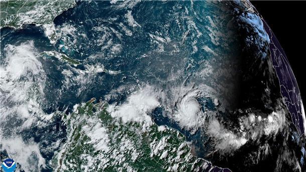 Das Satellitenbild der National Oceanic and Atmospheric Administration (NOAA) zeigt den Hurrikan „Beryl“.