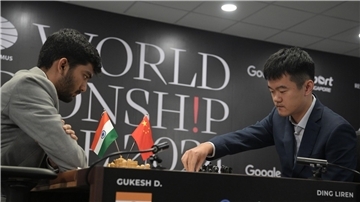 Weiter Unentschieden im Schach-Duell von Gukesh und Liren Das Schach-Duell zwischen Dommaraju Gukesh (l) und Ding Liren bleibt weiter spannend.